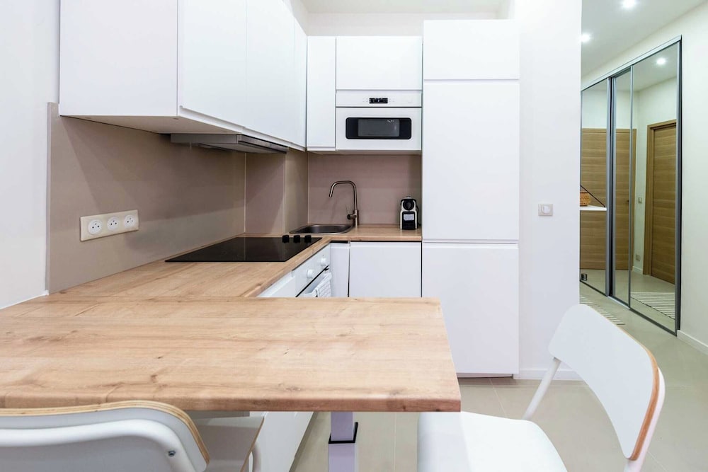 Modern Apartment -1bdr/4p - 300m From the Beach