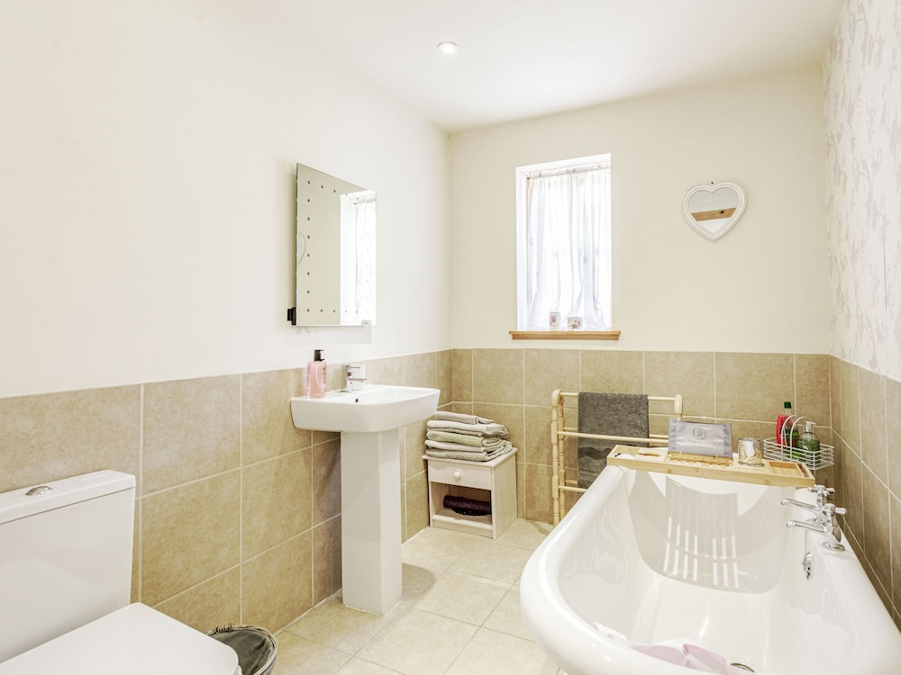 Drimnatorran Farm Lodge view 3
