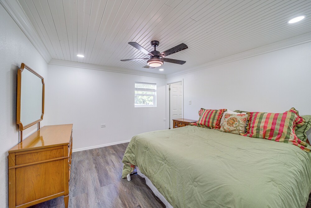 Waterfront Lake Eufaula Home: Dock & Beach Access!