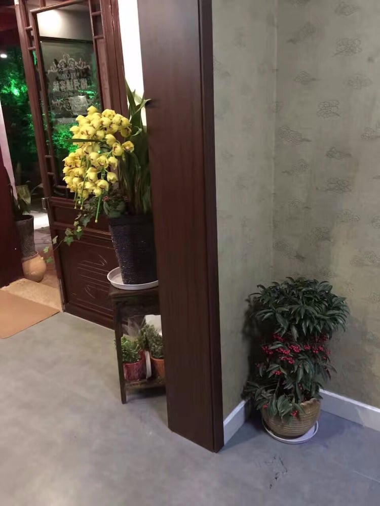 Zunyuelou Inn Tongli