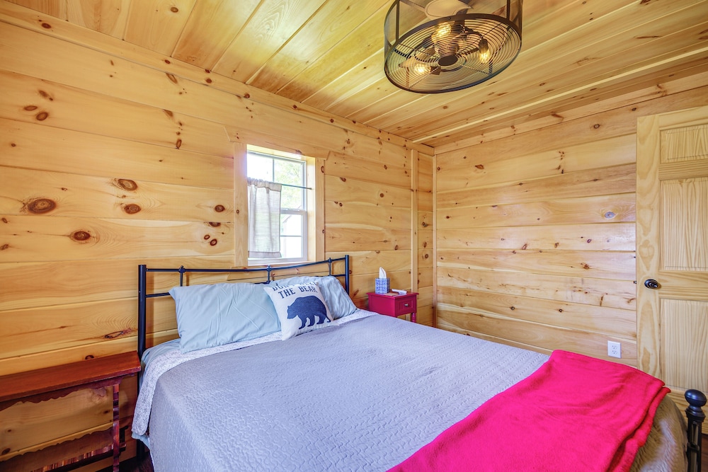 Bring Your Boat: Cabin w/ Lake Access in Halfway