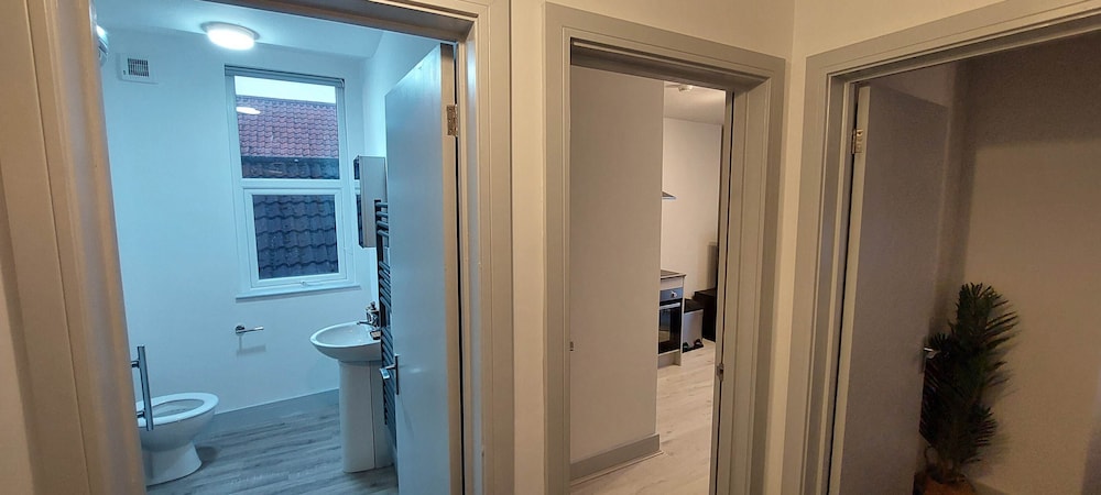 1 Bdr Modern Living in The Old Bank Hse