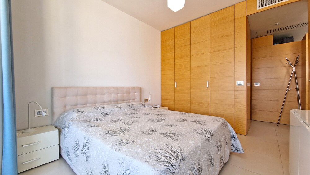 Suite Le Vele Sea View Sleeps 4 and Wifi