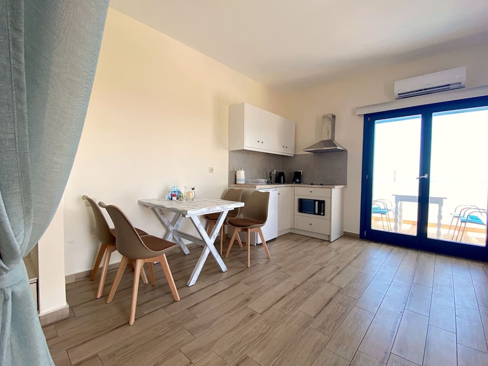 Michail Suites Afiartis Vatha