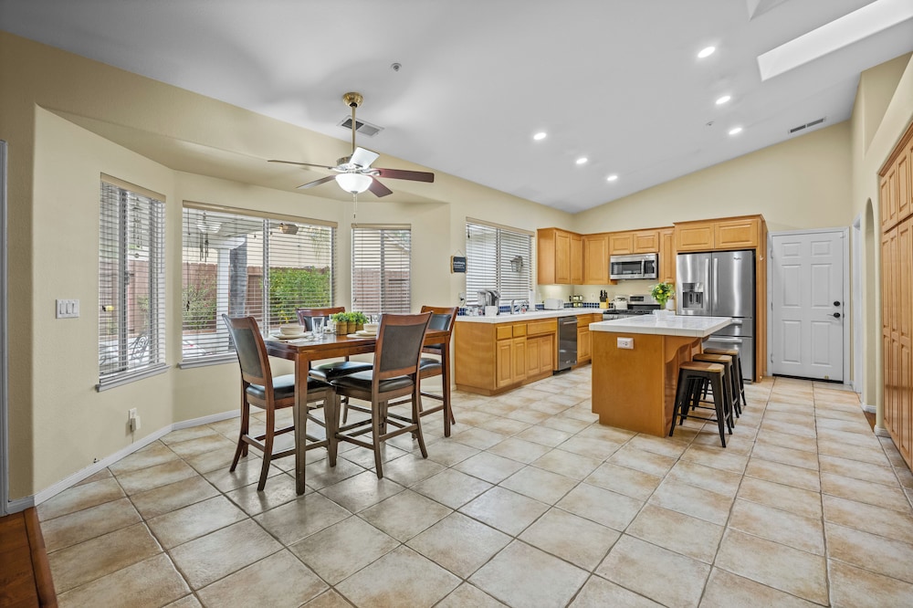 Explore Ramona's Vineyards: Tranquil Home w/ Yard
