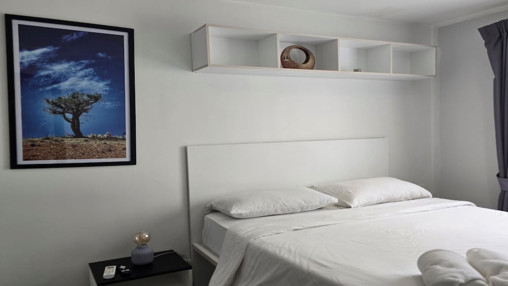 Bright & Breezy -1BR T1 211