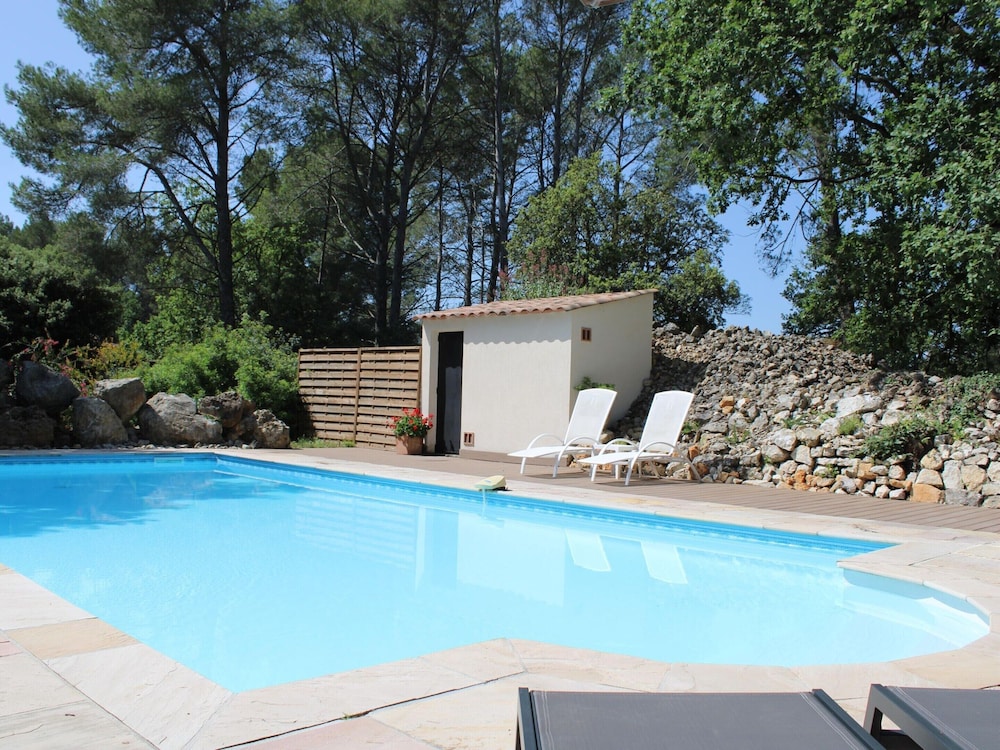 Magnificent Holiday Home With Pool
