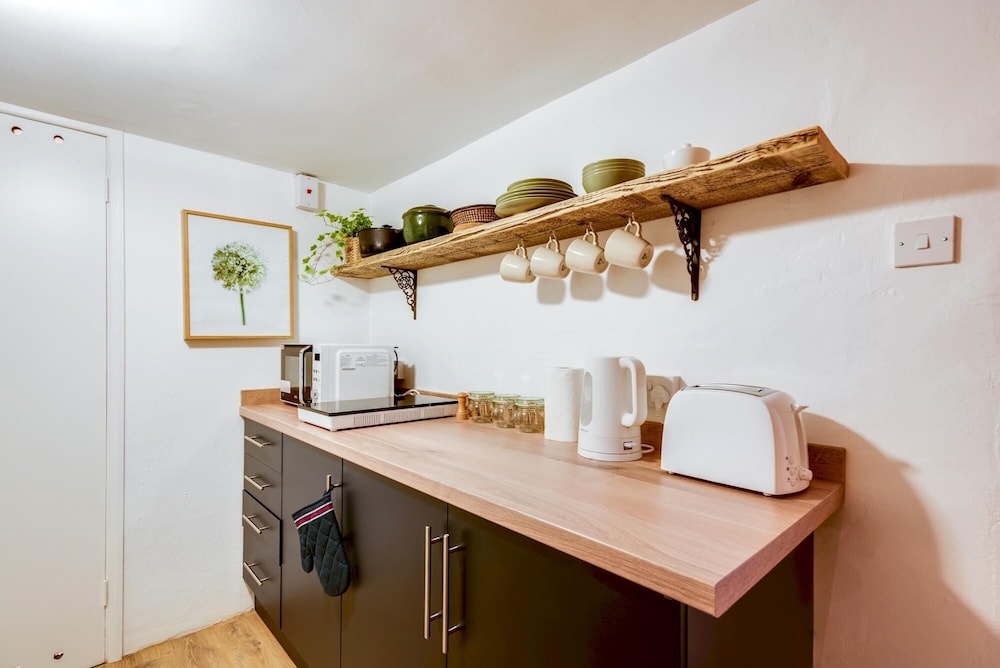 Oxford Vacations - The Summertown Studio 1 Bedroom Kitchenette - Property Image 26