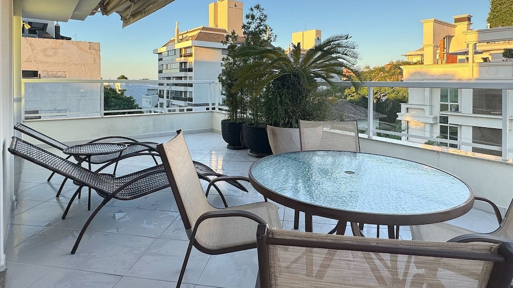 Cobertura em Jurerê a 200m da praia