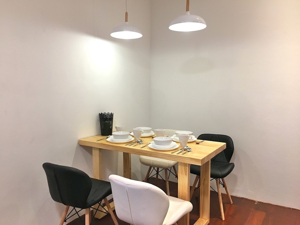iBook7 - 2 Bedroom Gurney Studio Suite by iBook Homestay