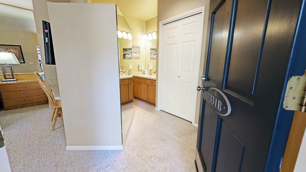 Mt Bachelor Village 331 B 1 Bedroom Condo