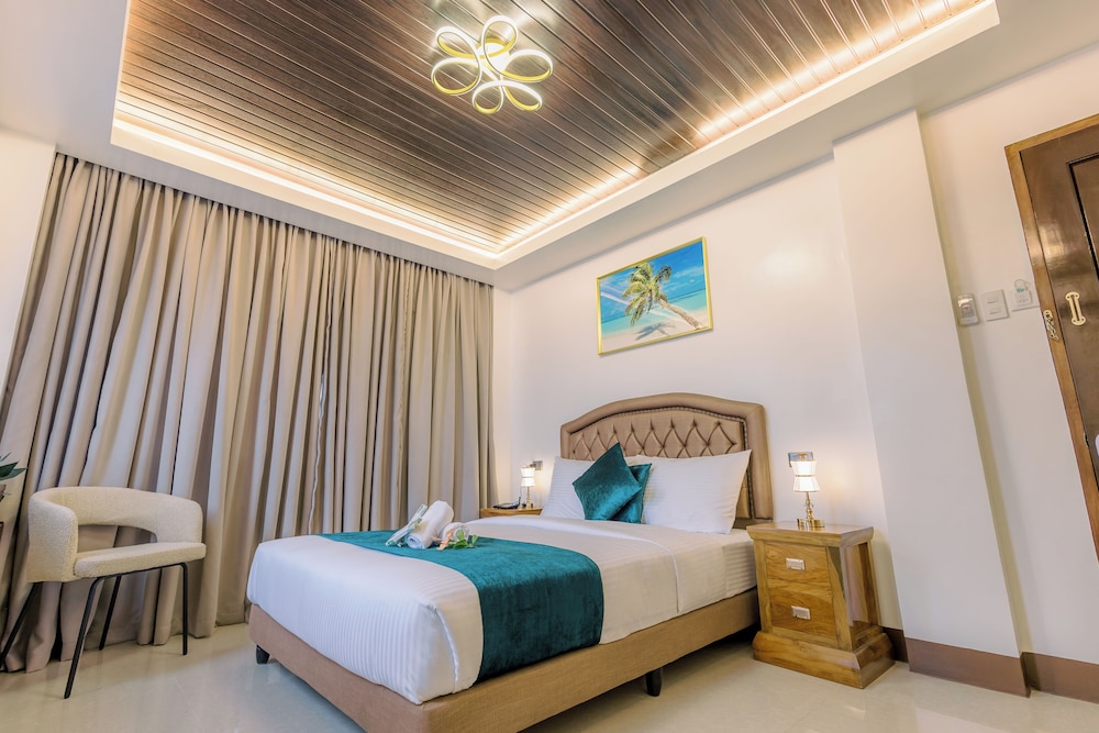 LOBOC RIVERSIDE INN and RESTAURANT