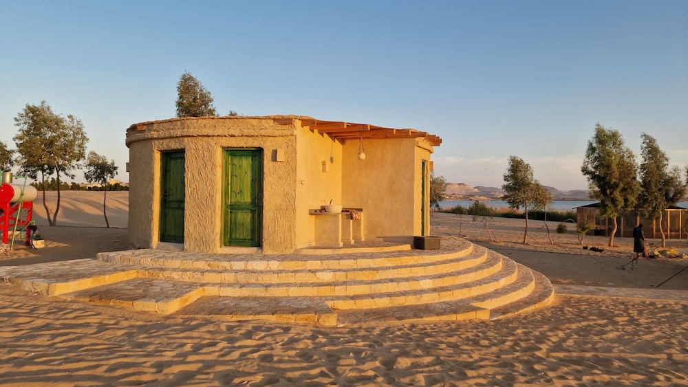 Marcelia Eco-Village Front Lake View