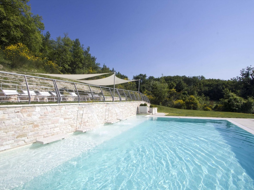 Chic Villa in Acqualagna with Hot Tub in Pool & Private Garden view 5