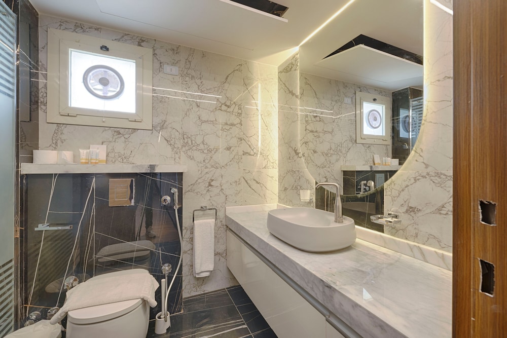 Vesta - Luxury Villa - 3BR - CFC II