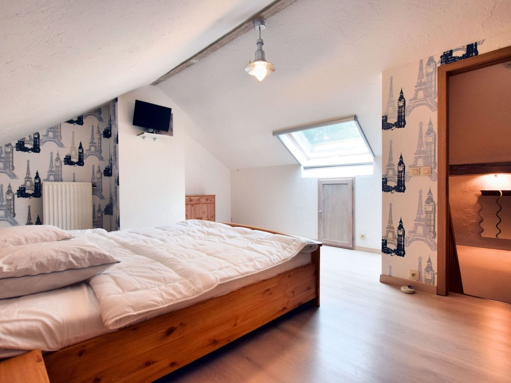 Holiday Home in Ardennes With Scenic Terrace view 2