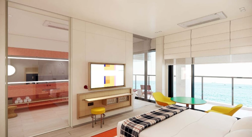 The Coolest Hotel 26