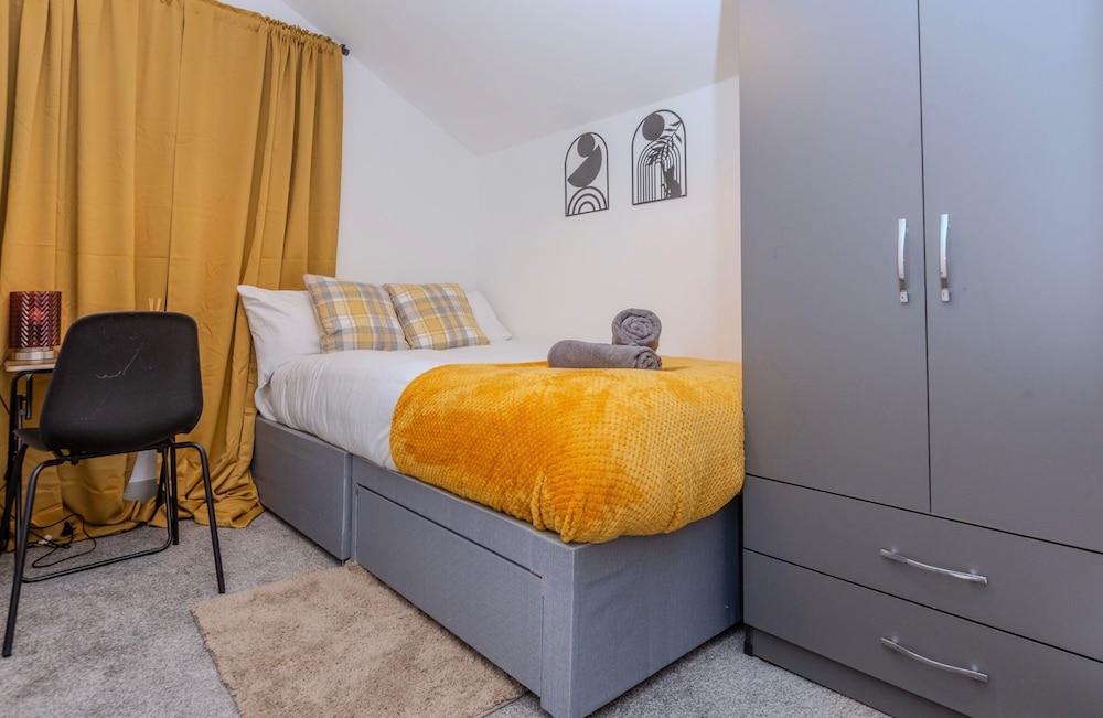 Cozy House In Medway-sleeps10-garden-freeparking