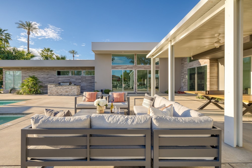 Polo Villa 7 by Avantstay Features Entertainer s Backyard Game Room 260316 5 Bedrooms