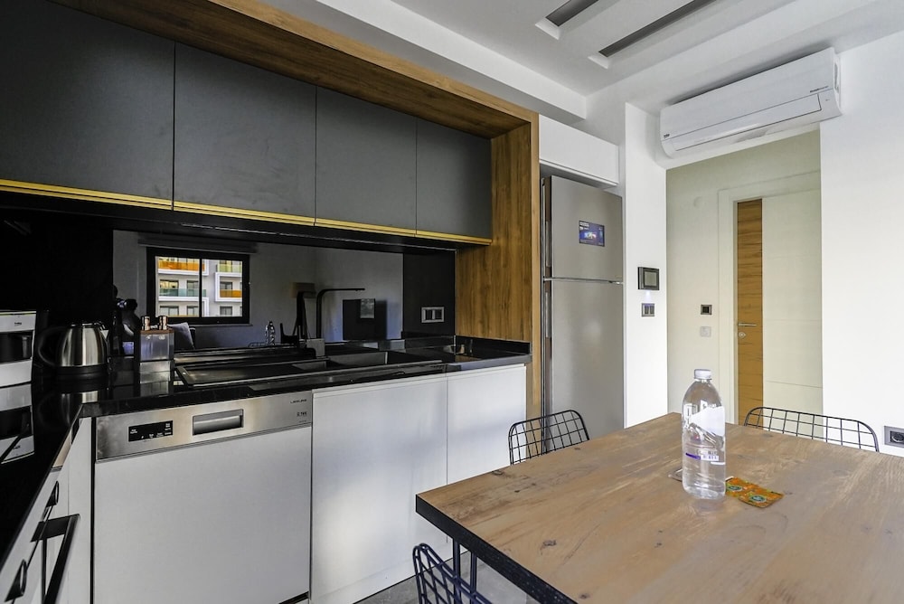 Chic Residence w Pool and Gym in Alanya Antalya view 5