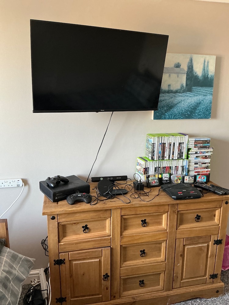 Cozy Coastal Retreat in Colwyn bay Sleeps 8