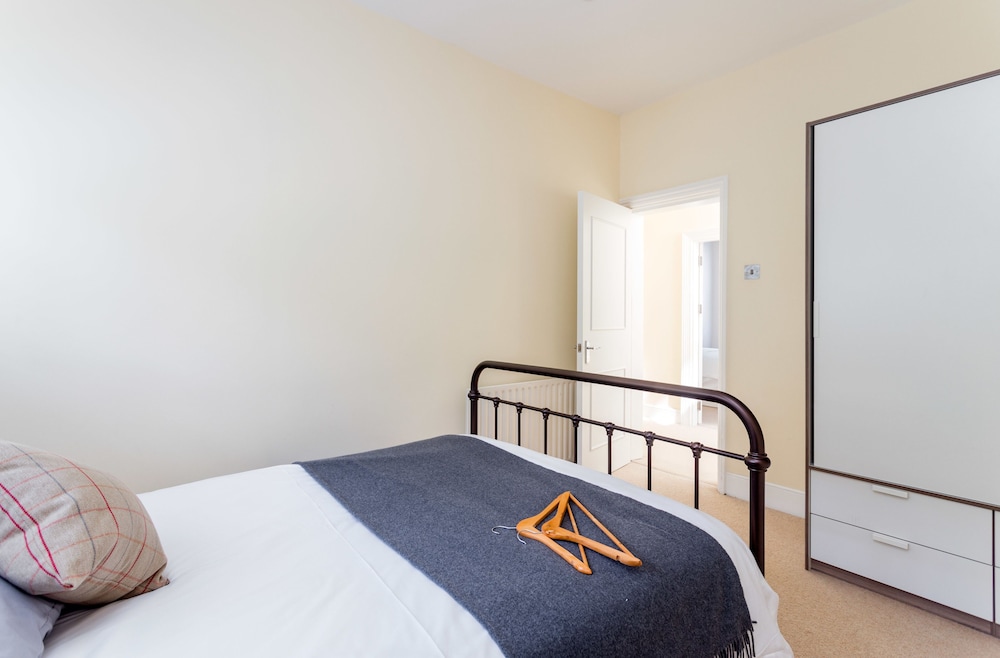 Logan Mews by Lime Street