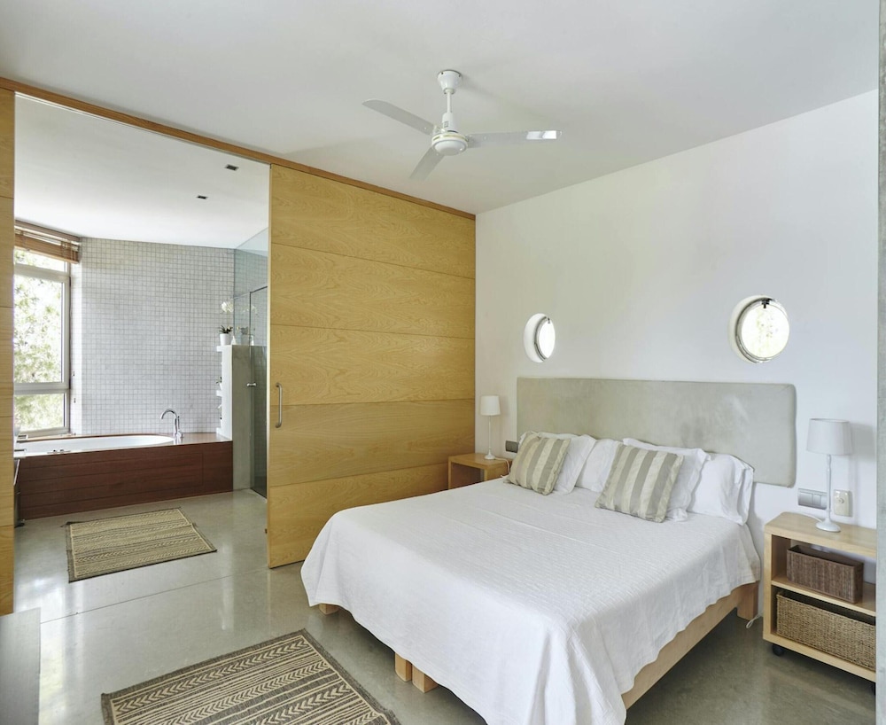 Luxury Villa With sea and Sunsets Views