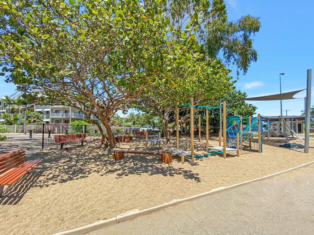 Absolute Beachfront House with Private Pool view 5
