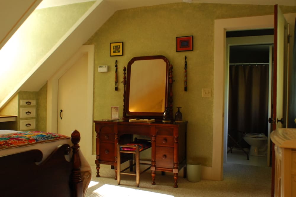 Admiral Peary Inn Bed & Breakfast view 4