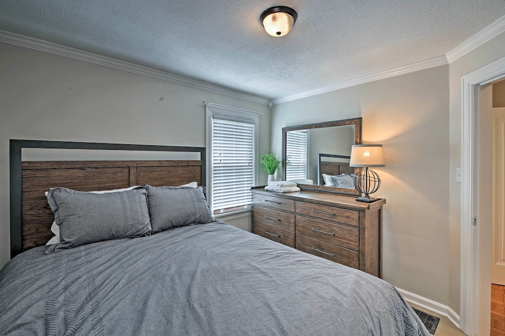 Indianapolis Vacation Rental - Walk to the Ims! view 4