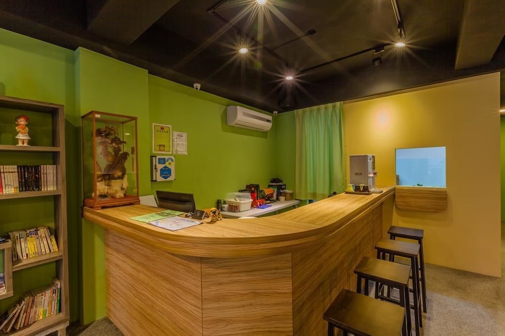 GoldenHouse Hostel