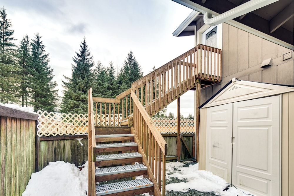 Juneau Vacations - Juneau Apartment - Minutes to Mendenhall Glacier - Property Image 1