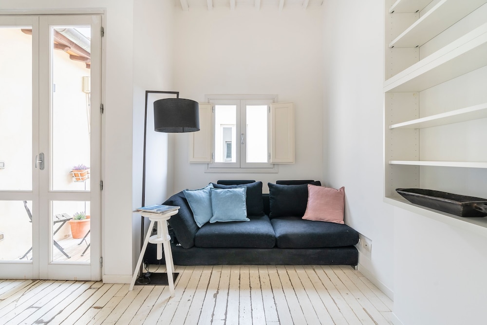 Laura 10 in Firenze With 1 Bedrooms and 1 Bathrooms