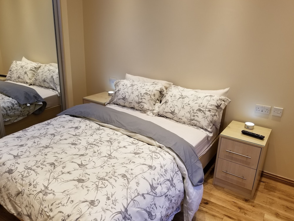 Mayflower Apartments view 3
