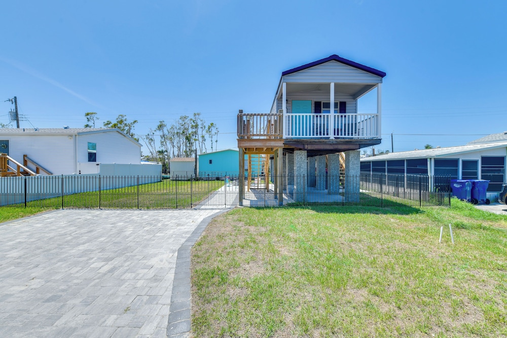 2 Mi to Anna Maria Island: Newly Built Home!
