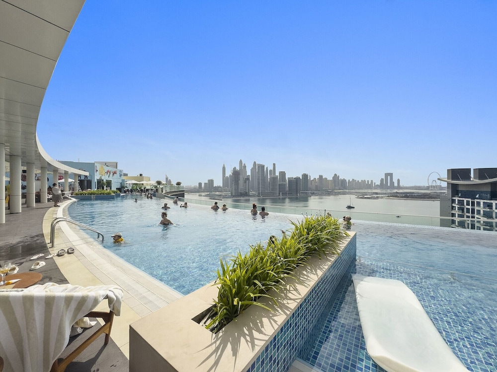 Highend Ultra Luxury with Rooftop Pool