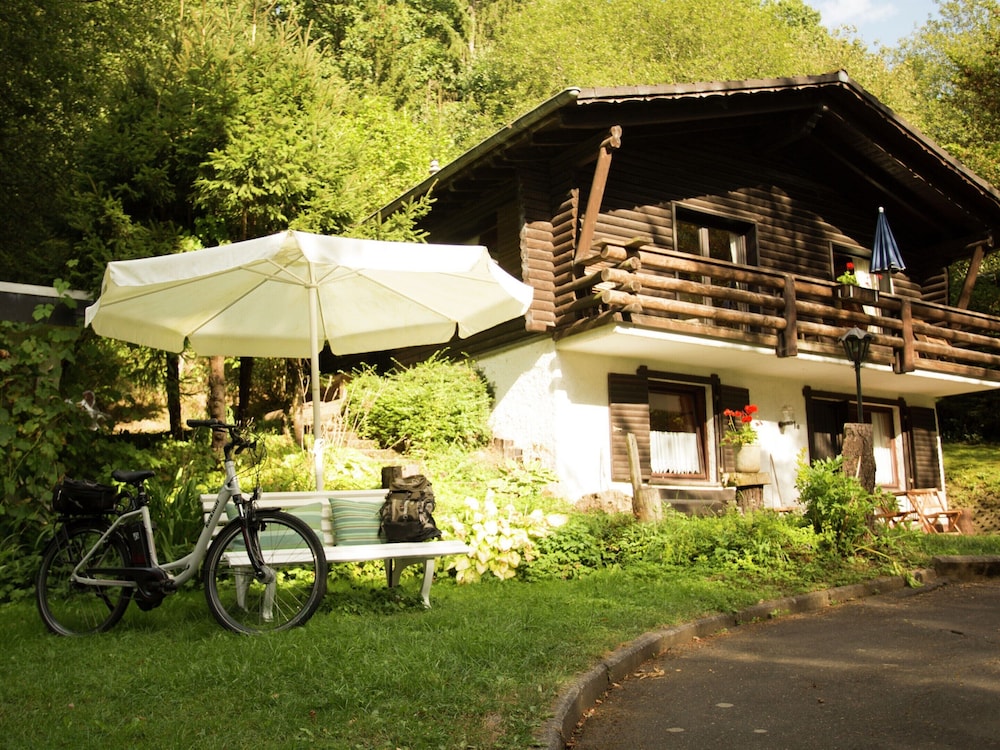 Cozy Chalet With Fireplace, Located in Wooded Area view 2