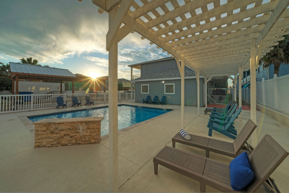 The Costa Bahia Condos by AvantStay – Pristine Comfort Near Port Aransas Beach