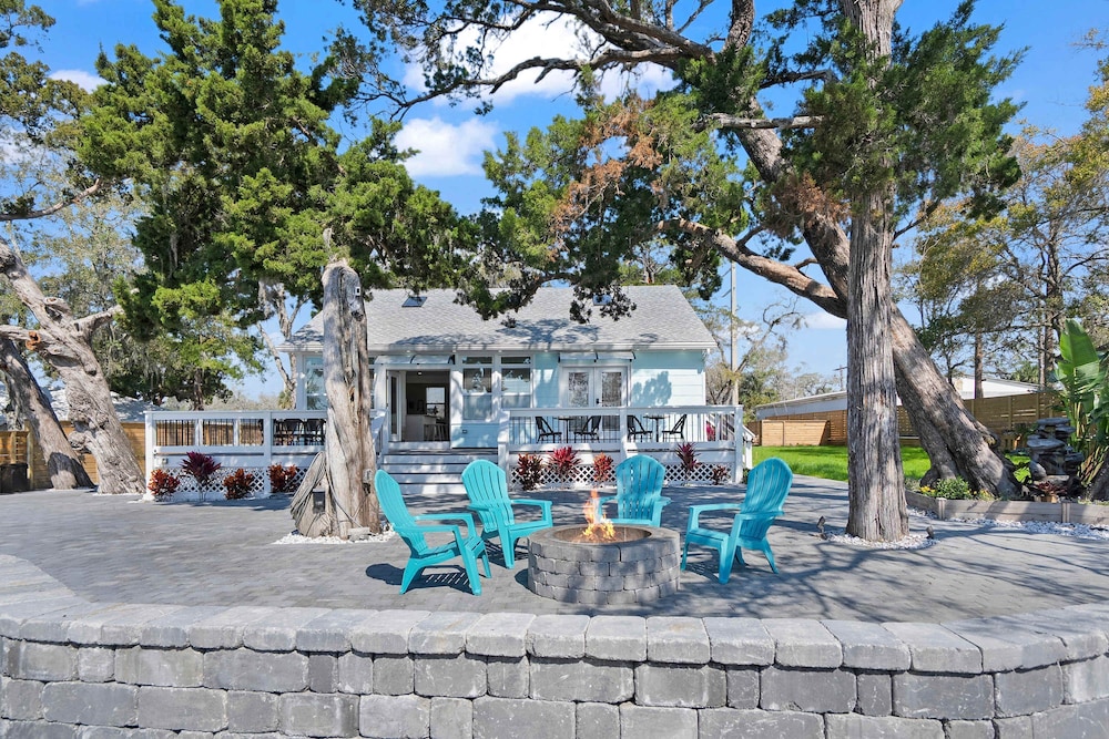 Waterfront Incredible Views Fire pit Renovated