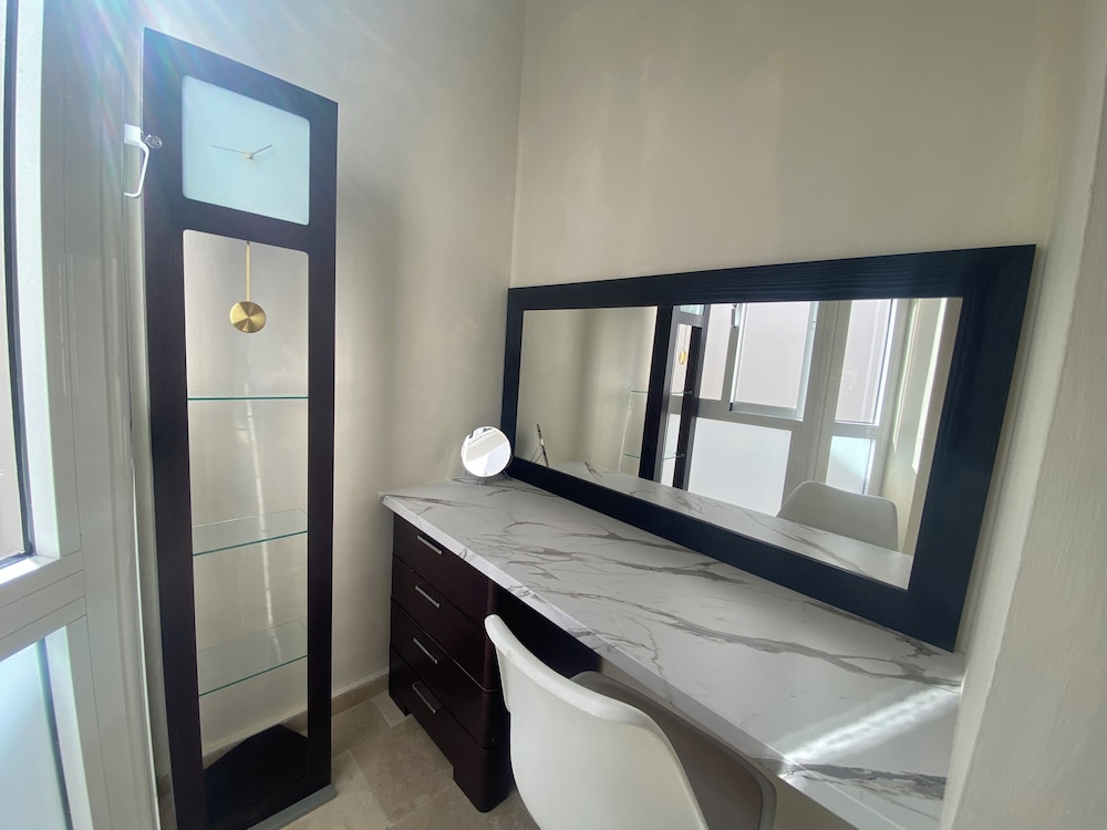 New Renovated Family Home Above Swimming Pool!
