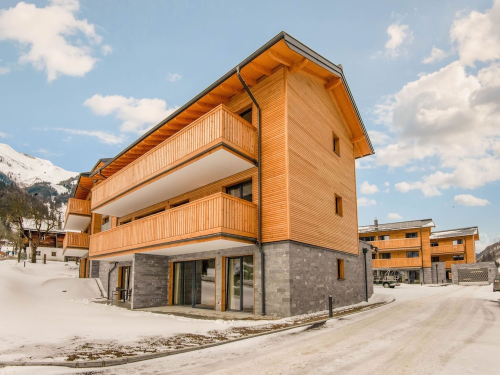 Golden Lodges Rauris Resort With ski Storage