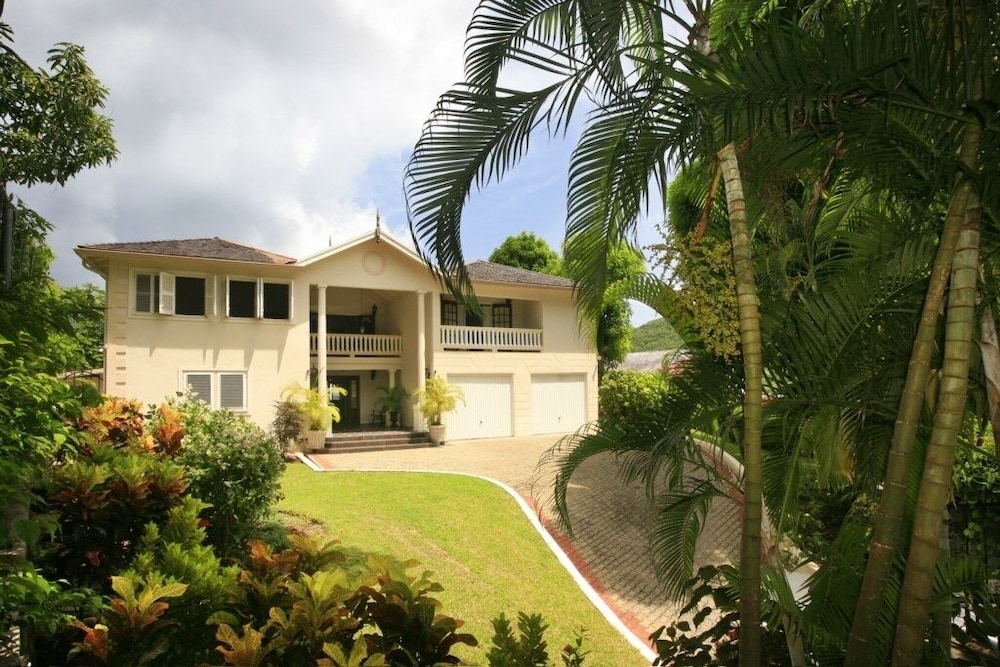 Villa Ashiana - Beautiful 3-bedroom villa in Marigot Bay 3 Villa by RedAwning