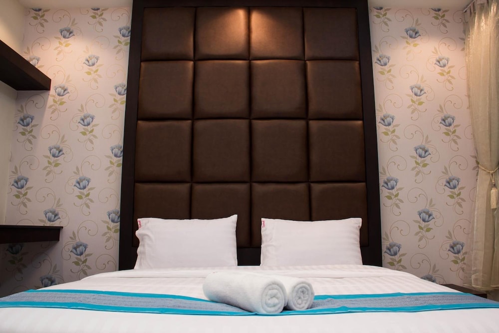 Roses Hua Hin Hotel