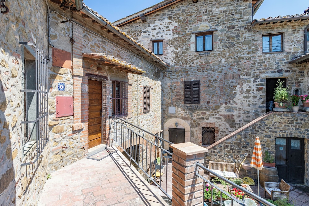 Romantic Apartment In Chianti Classico