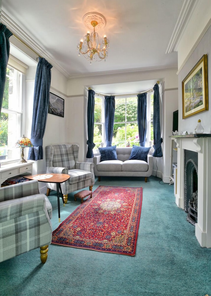 Garth Dderwen Guest House