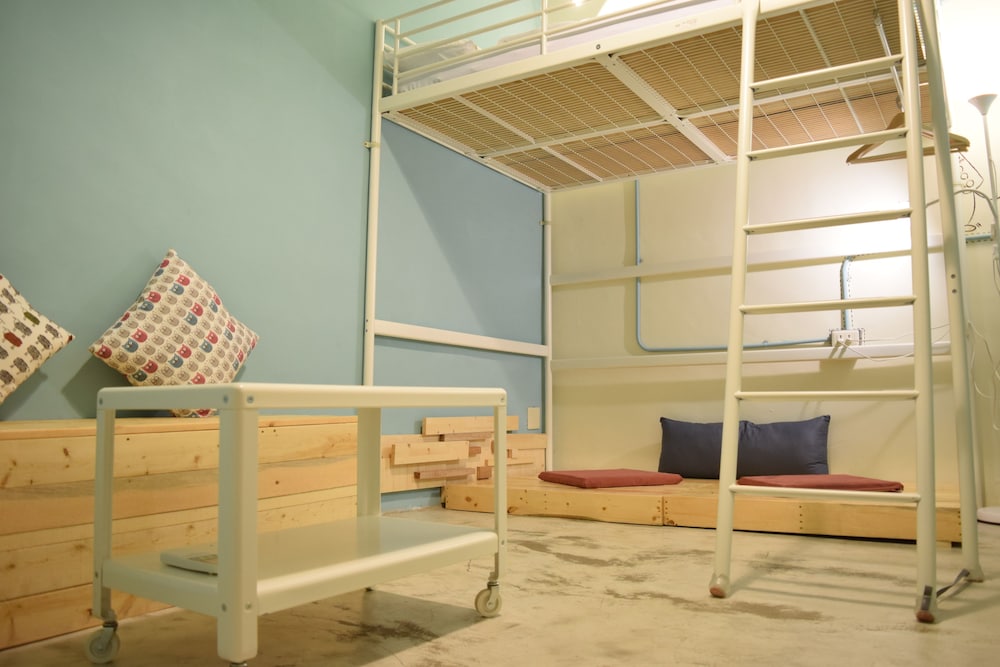 Lane62 Hostel