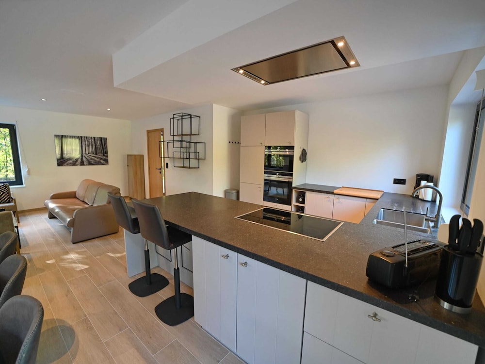 Chalet Near Durbuy With Forest & Hot Tub