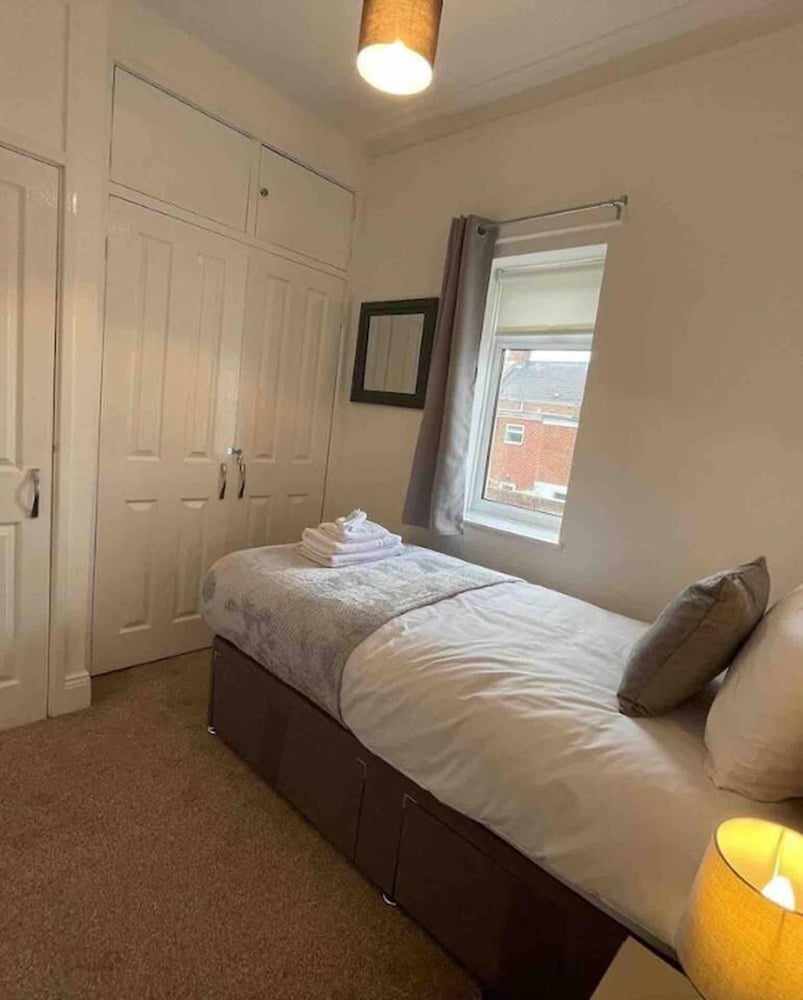 Jarrow, Leisure Business Relocation, Park Free view 2