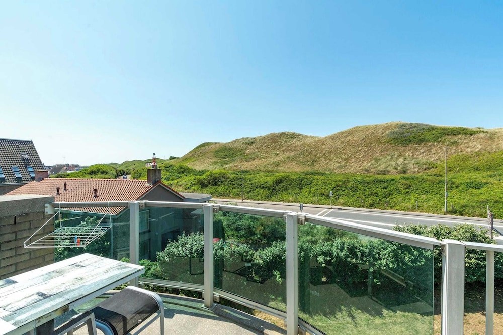 Beach Lodge in Callantsoog Near Dunes