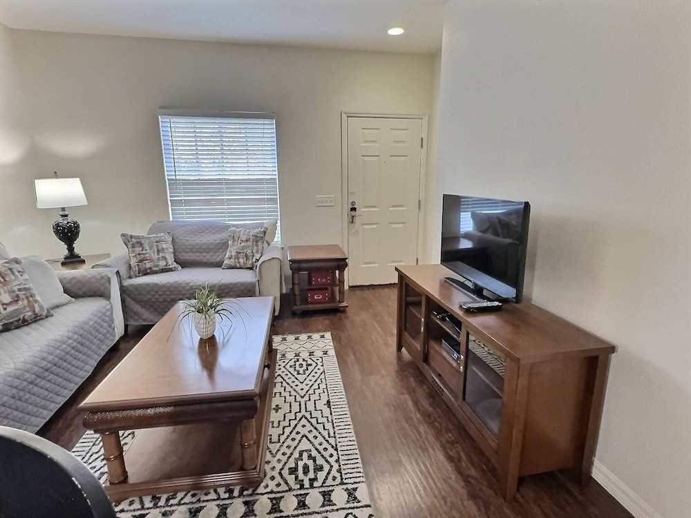 Lucaya 3BR Townhome 15min to Disney Gated